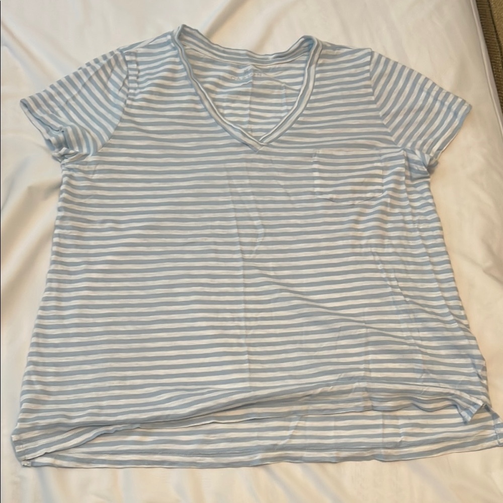 Caslon V-neck pocket short sleeve shirt, blue and white stripe, large